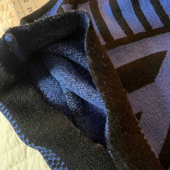 MaxSport tribal Aztec geometric open-front poncho - Picture 6 of 9